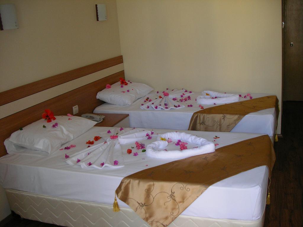 Ercan Han Hotel Ичмелер Номер фото
